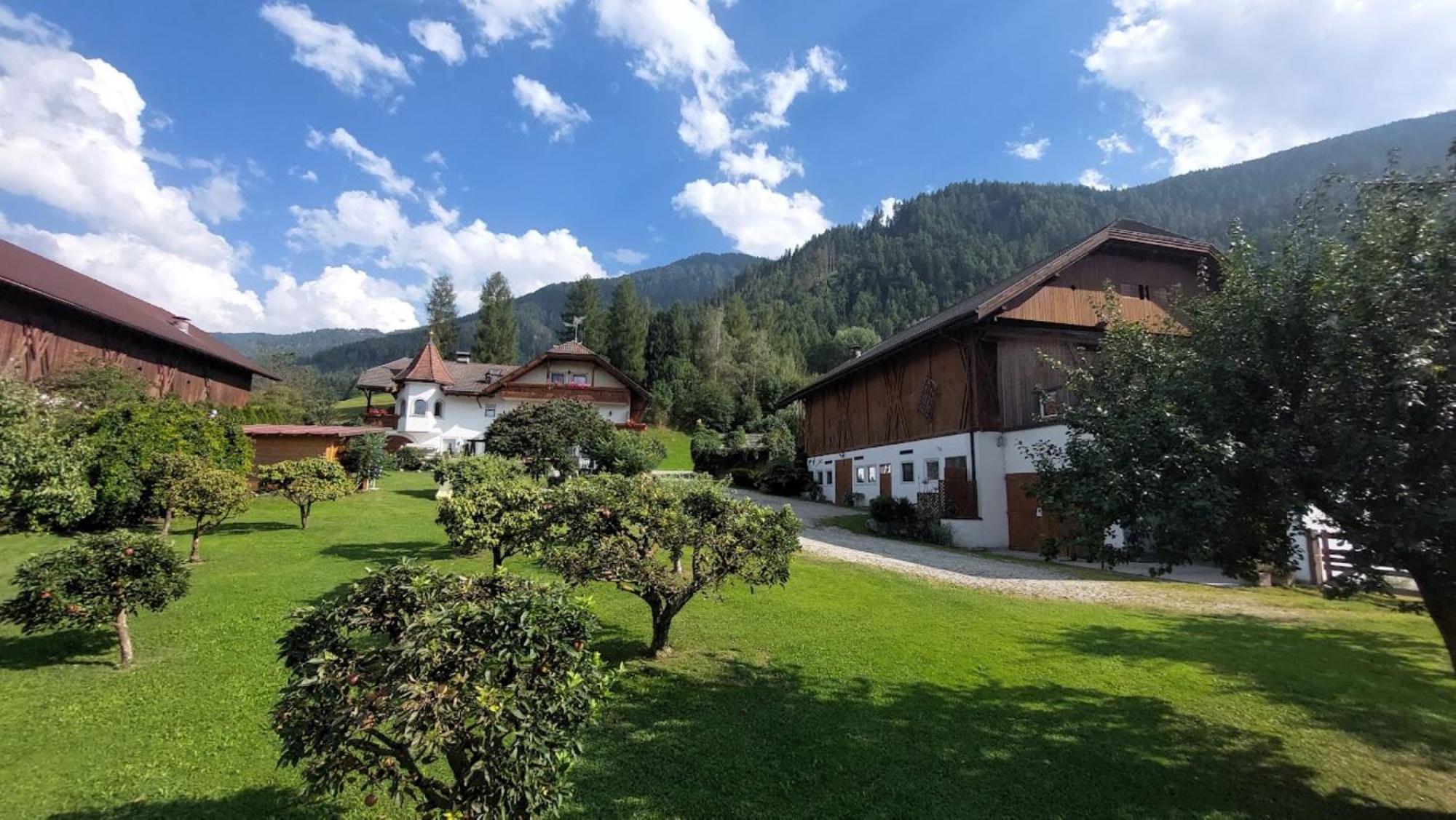Mair Am Hof - Farm - Maso - Bauernhof Villa San Lorenzo di Sebato Luaran gambar