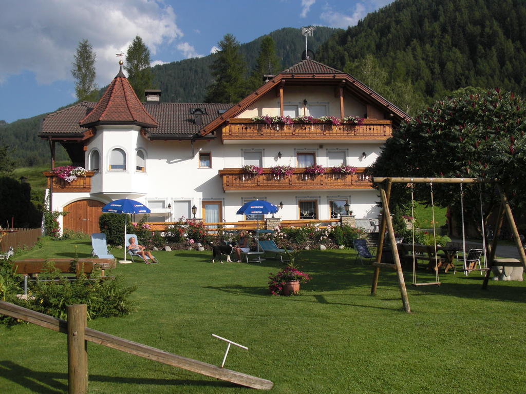 Mair Am Hof - Farm - Maso - Bauernhof Villa San Lorenzo di Sebato Luaran gambar